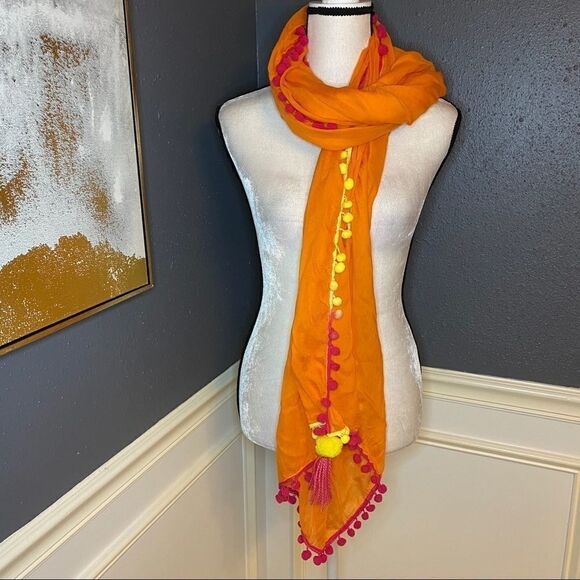 Echo Pom Pom scarf - Picture 4 of 6